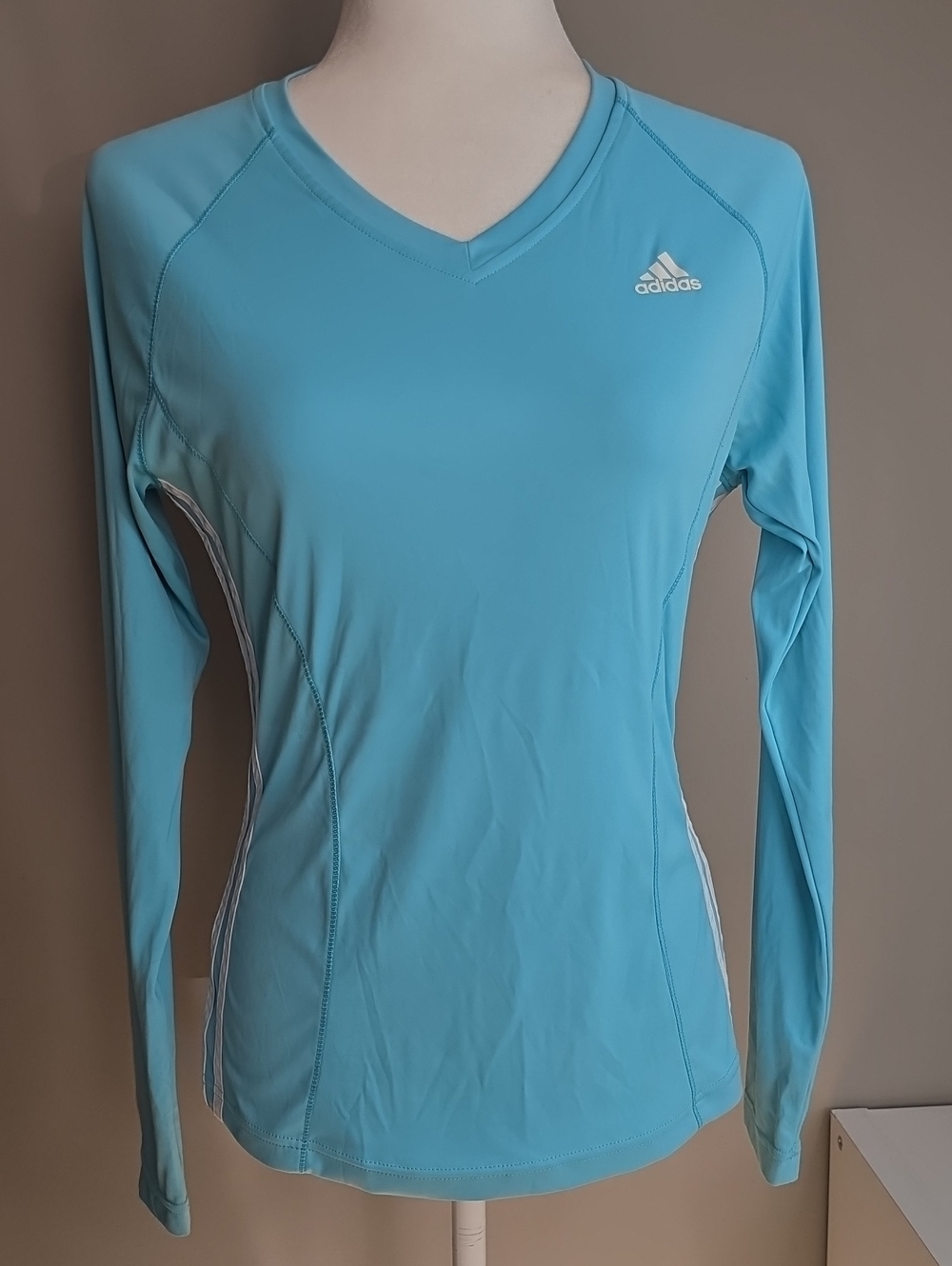 adidas Women’s Sky Blue Long-Sleeve V-Neck Athletic Top